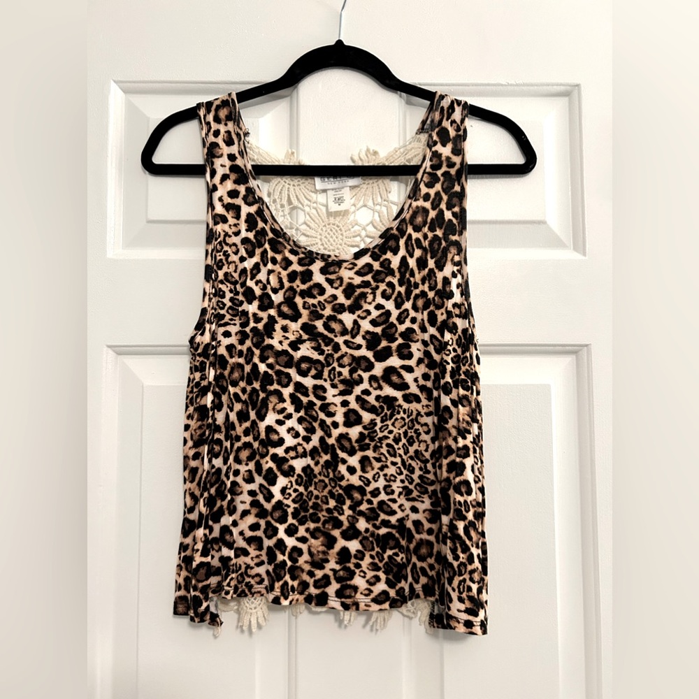 Boho style leopard print cami.